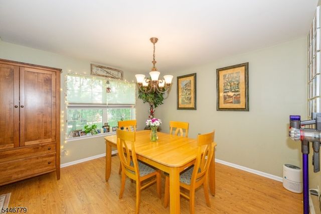 20 Bobolink Ct, Wayne Twp., NJ 07470