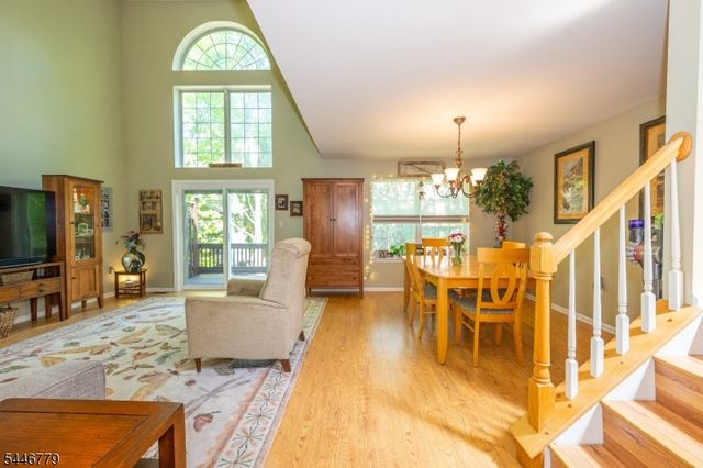 20 Bobolink Ct, Wayne Twp., NJ 07470