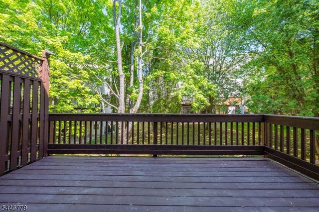 20 Bobolink Ct, Wayne Twp., NJ 07470