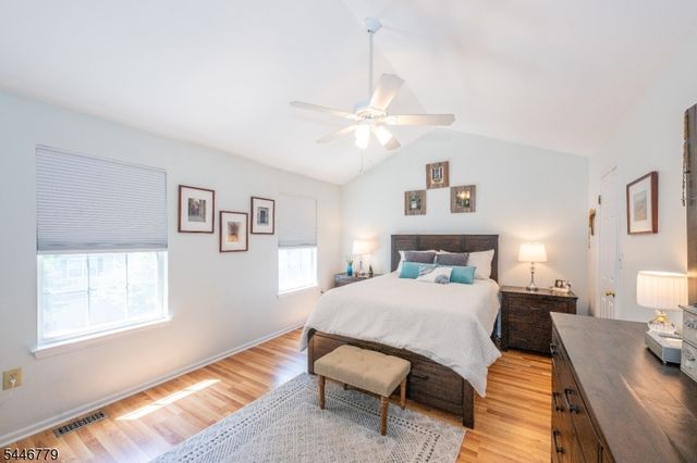 20 Bobolink Ct, Wayne Twp., NJ 07470