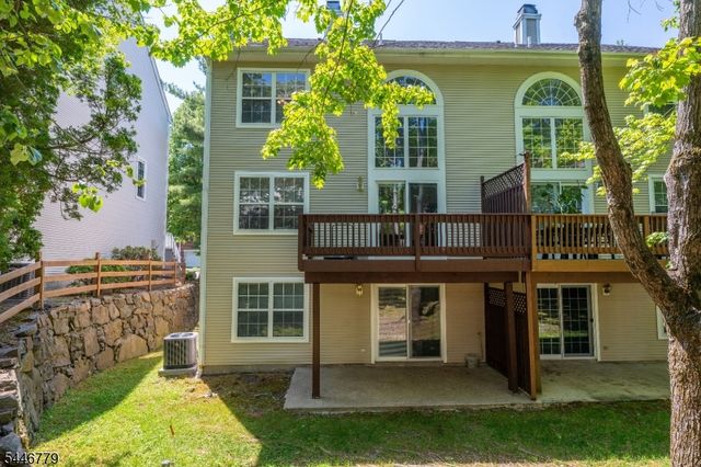 20 Bobolink Ct, Wayne Twp., NJ 07470