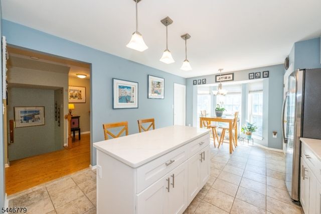 20 Bobolink Ct, Wayne Twp., NJ 07470