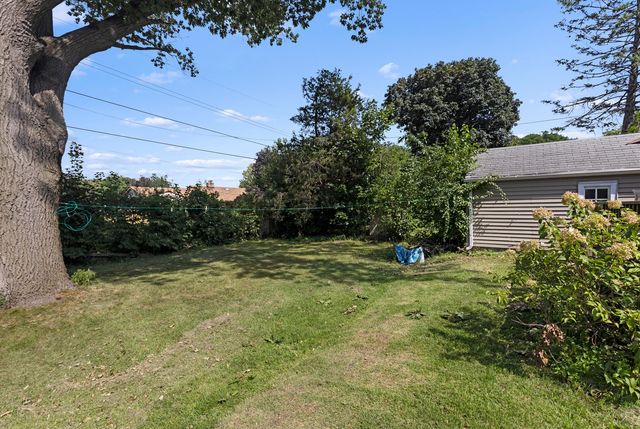 2223 Van Wie Avenue, Rockford, IL 61103