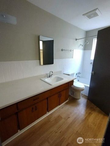 11521 26th Avenue NE, Seattle, WA 98125