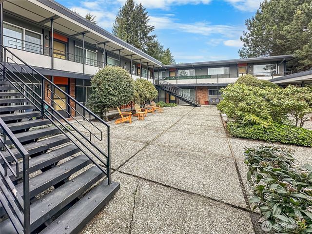 11521 26th Avenue NE, Seattle, WA 98125