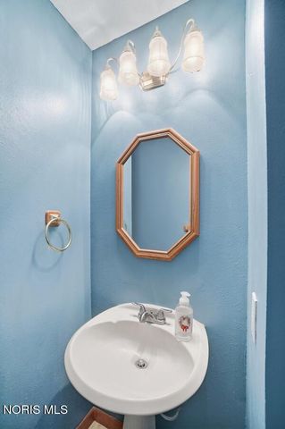 7820 Yawberg Road, Whitehouse, OH 43571