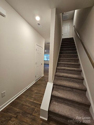 8017 Murray Branch Drive, Charlotte, NC 28216