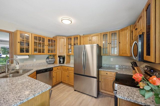 12425 W Cleveland AVENUE, New Berlin, WI 53151