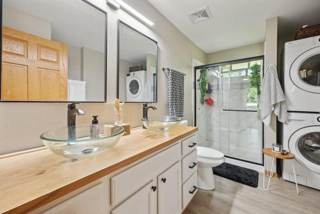 12425 W Cleveland AVENUE, New Berlin, WI 53151