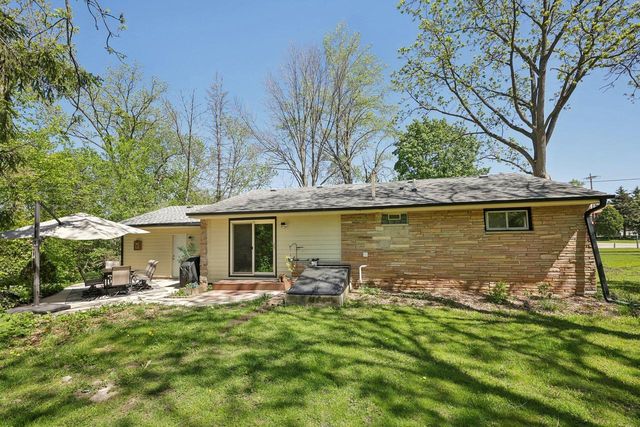 12425 W Cleveland AVENUE, New Berlin, WI 53151