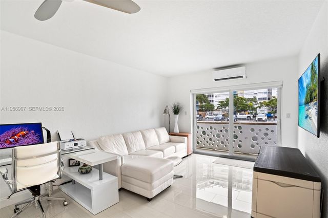 2500 Diana Dr 104, Hallandale Beach, FL 33009