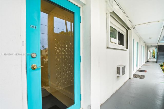 2500 Diana Dr 104, Hallandale Beach, FL 33009