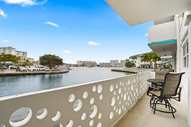 2500 Diana Dr 104, Hallandale Beach, FL 33009