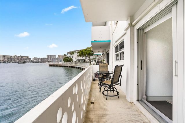 2500 Diana Dr 104, Hallandale Beach, FL 33009