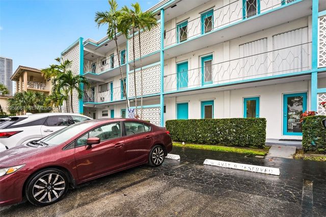 2500 Diana Dr 104, Hallandale Beach, FL 33009