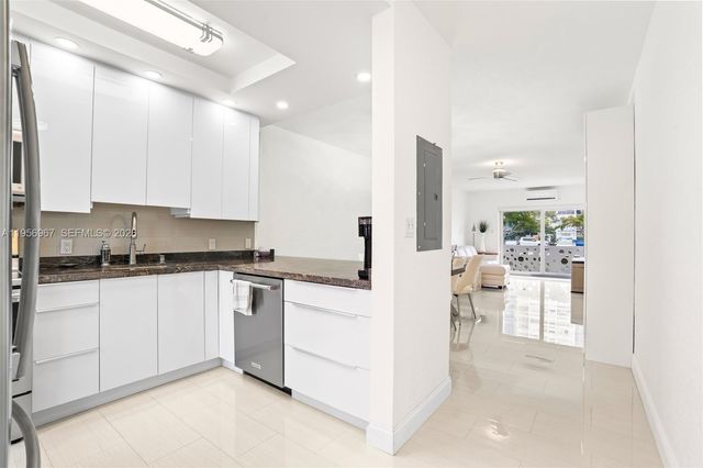 2500 Diana Dr 104, Hallandale Beach, FL 33009