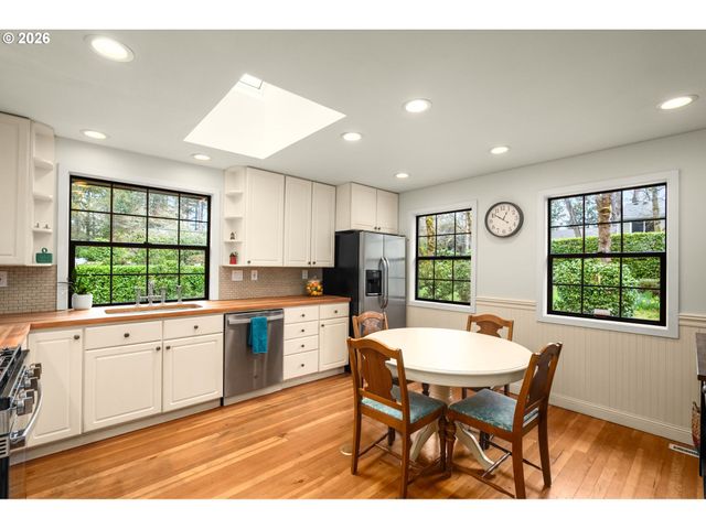 16038 REESE Rd, Lake Oswego, OR 97035