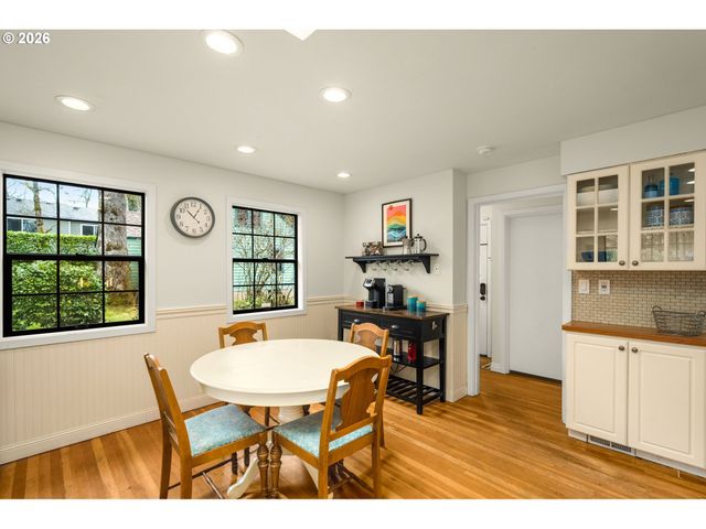 16038 REESE Rd, Lake Oswego, OR 97035