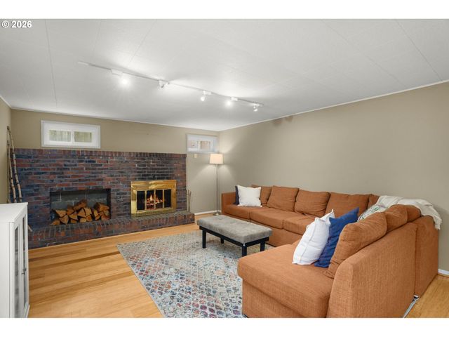 16038 REESE Rd, Lake Oswego, OR 97035