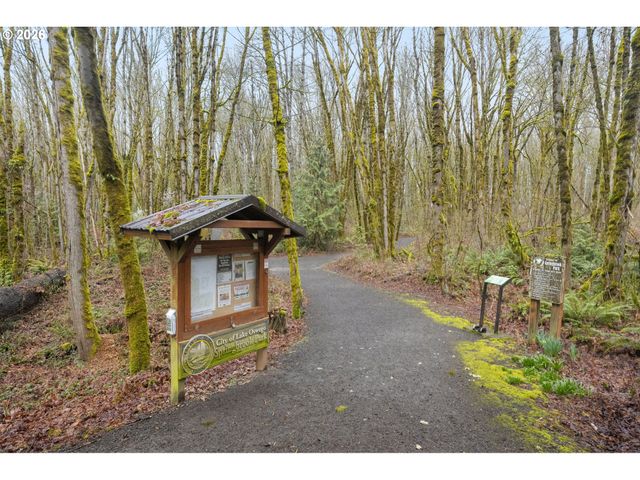16038 REESE Rd, Lake Oswego, OR 97035