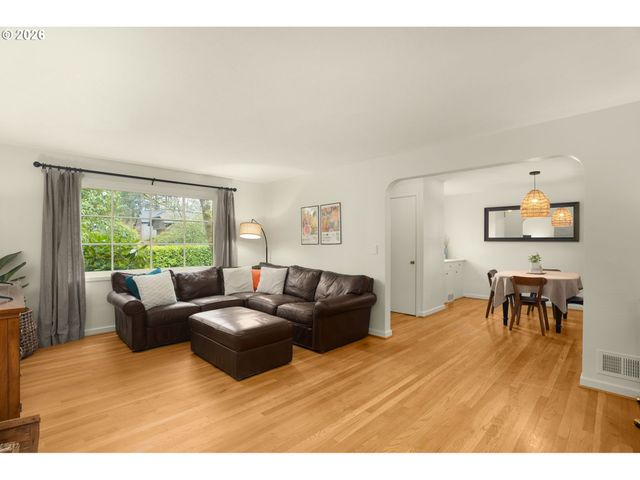 16038 REESE Rd, Lake Oswego, OR 97035