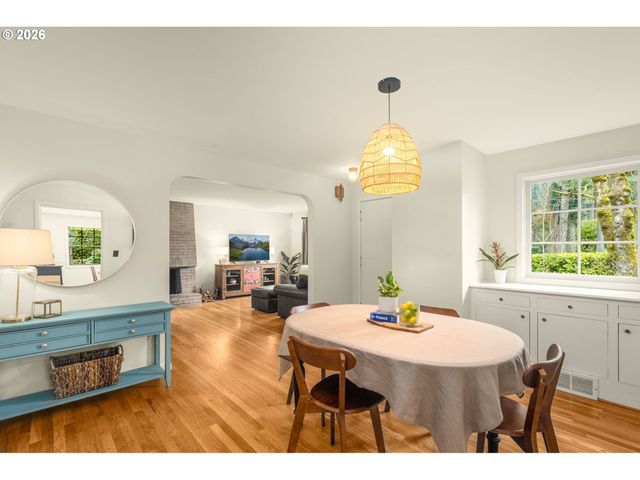 16038 REESE Rd, Lake Oswego, OR 97035