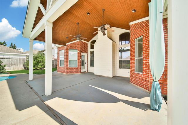 12802 Mossy Ledge Drive, Tomball, TX 77377