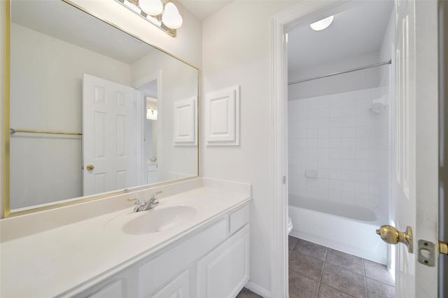 12802 Mossy Ledge Drive, Tomball, TX 77377