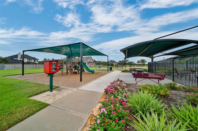 12802 Mossy Ledge Drive, Tomball, TX 77377