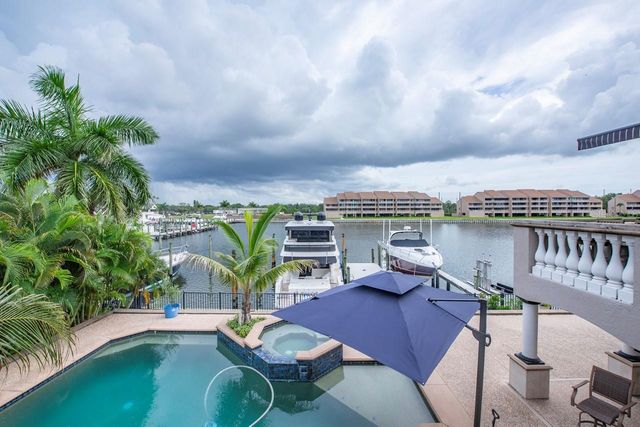 6113 PASADENA POINT BOULEVARD, Gulfport, FL 33707