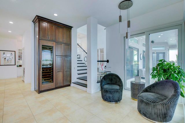 6113 PASADENA POINT BOULEVARD, Gulfport, FL 33707