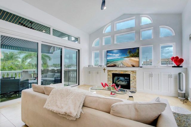 6113 PASADENA POINT BOULEVARD, Gulfport, FL 33707