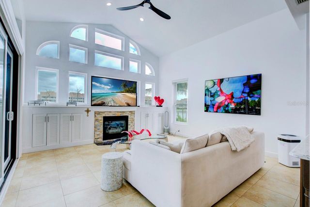 6113 PASADENA POINT BOULEVARD, Gulfport, FL 33707