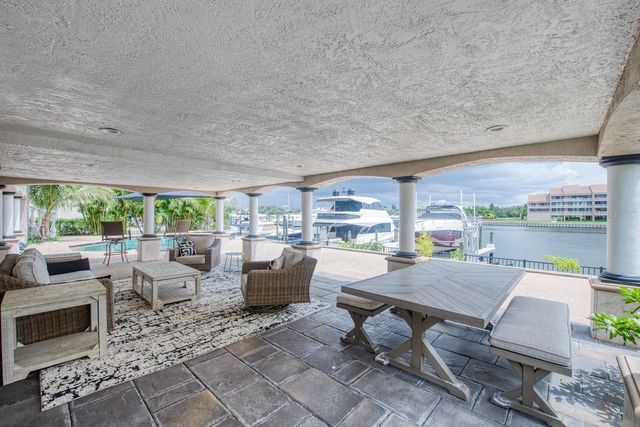 6113 PASADENA POINT BOULEVARD, Gulfport, FL 33707