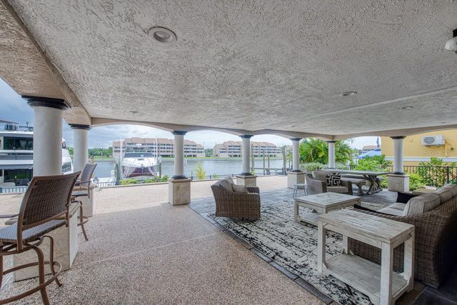 6113 PASADENA POINT BOULEVARD, Gulfport, FL 33707