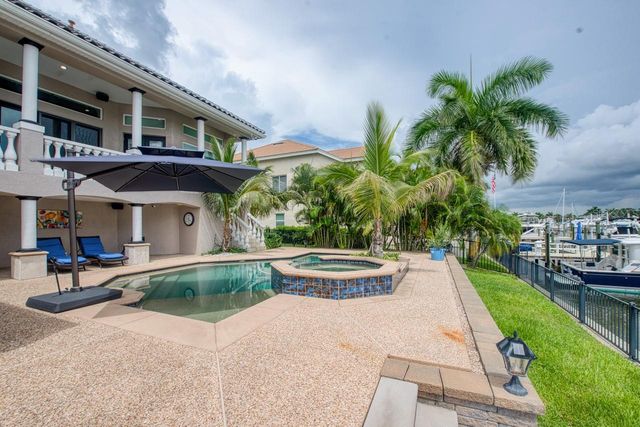 6113 PASADENA POINT BOULEVARD, Gulfport, FL 33707