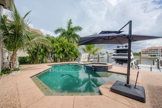 6113 PASADENA POINT BOULEVARD, Gulfport, FL 33707