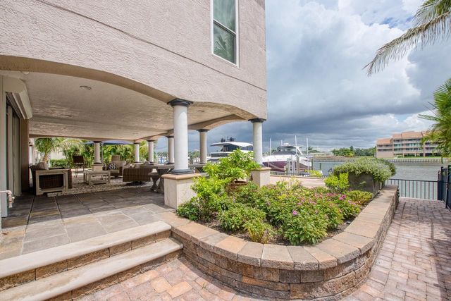 6113 PASADENA POINT BOULEVARD, Gulfport, FL 33707