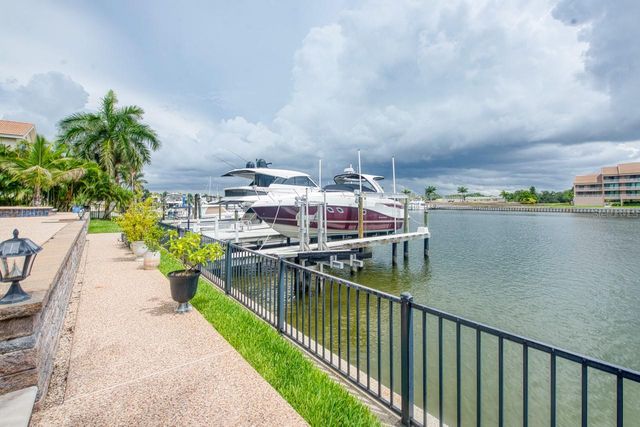 6113 PASADENA POINT BOULEVARD, Gulfport, FL 33707