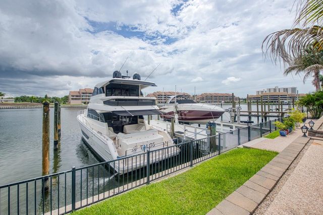 6113 PASADENA POINT BOULEVARD, Gulfport, FL 33707