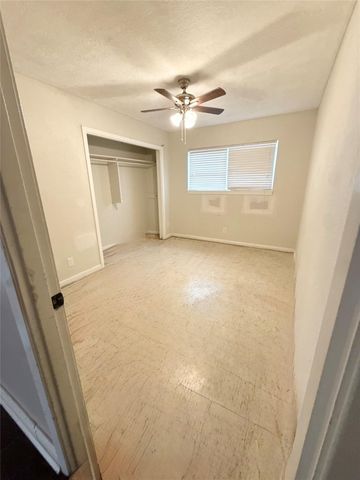 2200 Laurel Street, Bay City, TX 77414