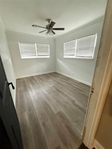 2200 Laurel Street, Bay City, TX 77414