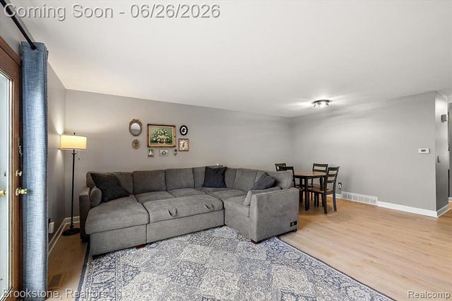37077 Brynford Drive, Clinton Township, MI 48036
