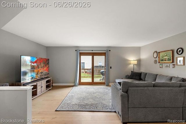 37077 Brynford Drive, Clinton Township, MI 48036