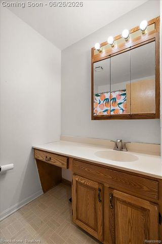 37077 Brynford Drive, Clinton Township, MI 48036