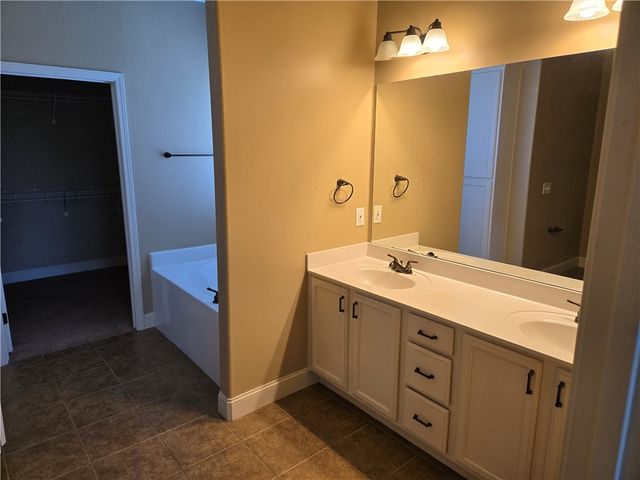 304 Knoll View, Seneca, SC 29678