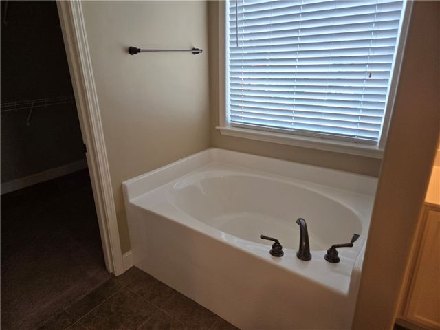 304 Knoll View, Seneca, SC 29678
