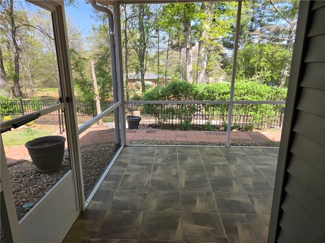 304 Knoll View, Seneca, SC 29678