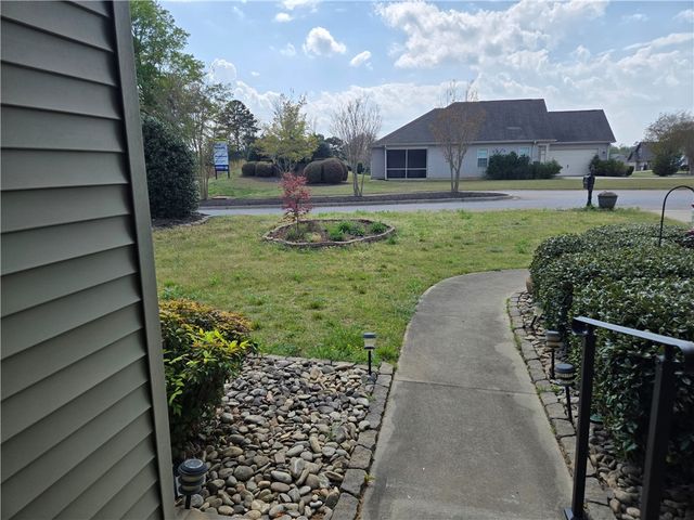304 Knoll View, Seneca, SC 29678