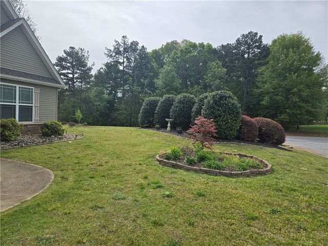 304 Knoll View, Seneca, SC 29678